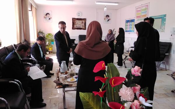 اولین جلسه انجمن اولیا و مربیان در دبیرستان نمونه اندیشه شهرستان کاشمر