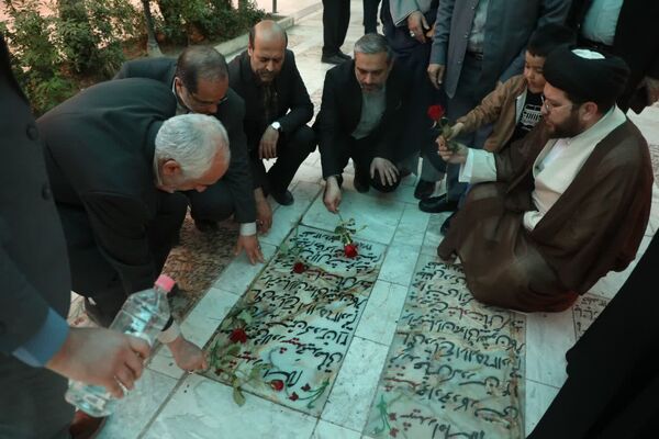 تجدید میثاق معلمان قم با شهیدان