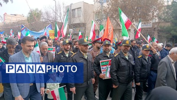 جلوه هایی از راهپیمایی جشن پیروزی انقلاب در شهر قم