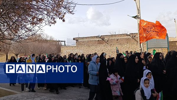 حضور گسترده مردم سفیددشت در راهپیمایی ۲۲ بهمن