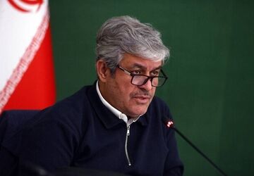 تاجگردون: مجلس برای افزایش حقوق کارمندان در سال آینده تلاش می‌کند