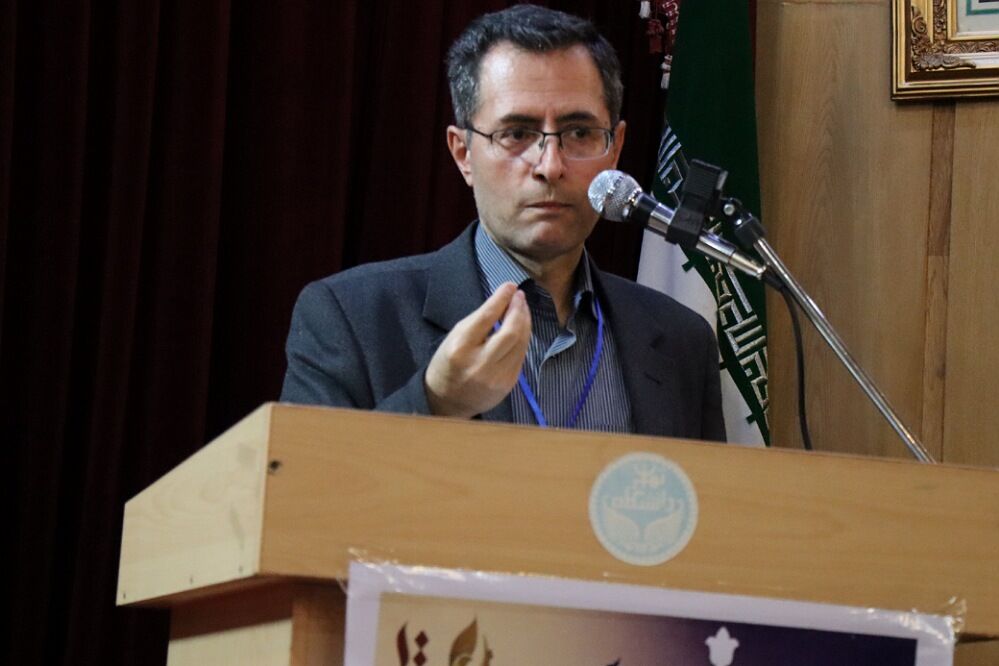 باید راه را  برای تکثر روایت‌های صحیح و آشنایی نقادانه باز کنیم