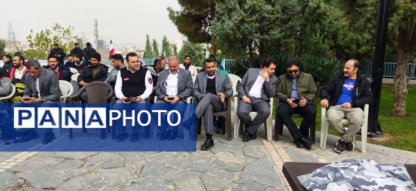 پله نوردی آتش‌نشانان مشهدی در پلکان باباکوهی 