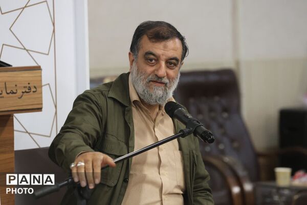 دیدار مسئولان مواکب مردمی با نماینده ولی‌فقیه استان همدان