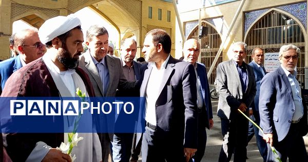 تجدید میثاق استاندار اصفهان با شهدای نجف‌آباد