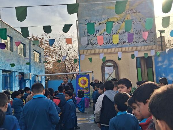 جشن پیروزی انقلاب در مدرسه هوشمند خیرزاده