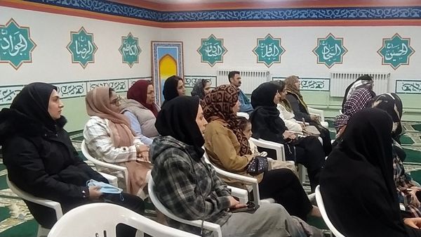 جلسه آموزش خانواده با موضوع فضای مجازی در دبستان پنجم مهر