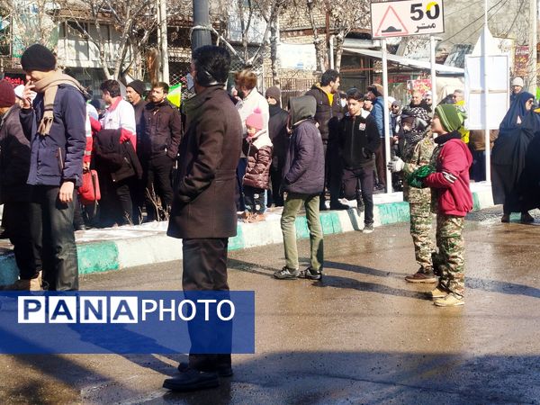 پاسخ حماسی مردم انقلابی فاروج به استکبار جهانی با حضور در راهپیمایی ۲۲بهمن 