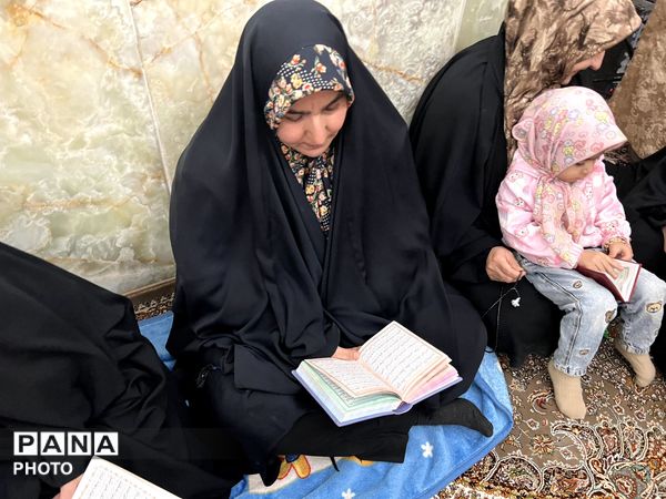 شبی پر از معنویت در امامزاده هادی ساوجبلاغ در شب‌های رمضان 