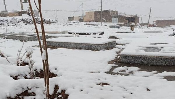 بارش برف در روستای اصقول سربیشه