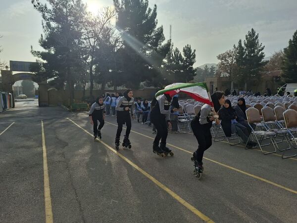 مانور زلزله استانی در هنرستان دخترانه محمودیه ناحیه ۶(2)