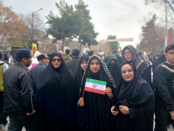 حضور پرشور مردم نیشابور در راهپیمایی ۲۲ بهمن