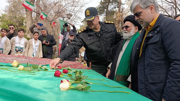 اجتماع مردم بصیر و انقلابی نیشابور در آغاز دهه فجر