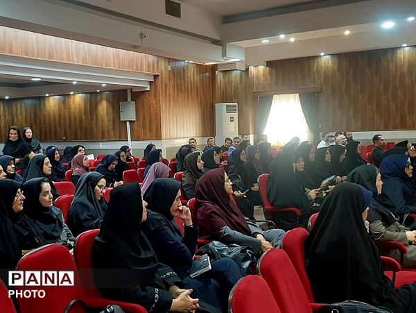 همایش هفته بهداشت روان و دوره توانمندسازی مشاوران مدارس آموزش و پرورش ناحیه شش