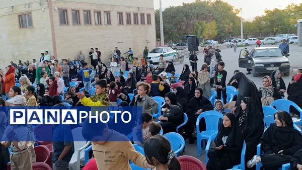 تماشاخانه سیار در شهر سفیددشت 