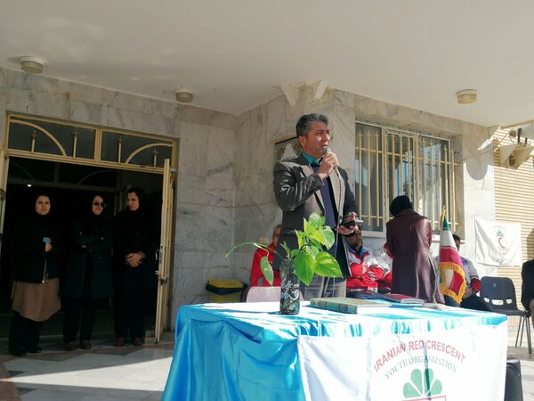 نواختن زنگ زلزله در دبیرستان کوشش شهرستان فاروج 