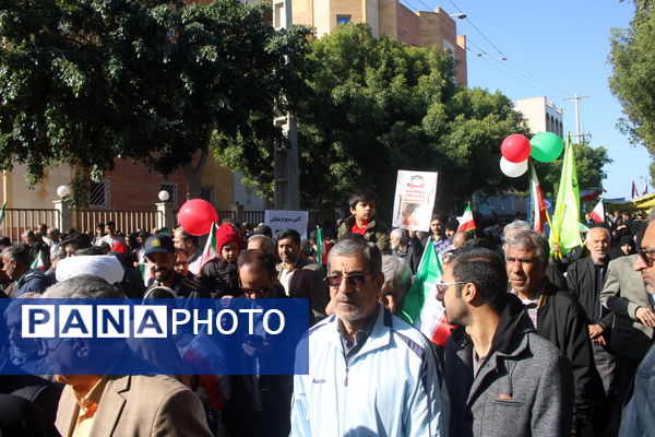 شکوه حضور مردم بوشهر در راهپیمایی ۲۲ بهمن