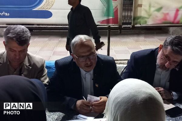 هم‌قدم با مردم پاکدشت؛ حضور مدیرکل آموزش و پرورش شهرستان‌های استان تهران در تجمعات شبانه
