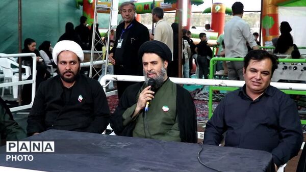 همدلی مسئولان و خادمان در خدمت به زائران رهبر شهید