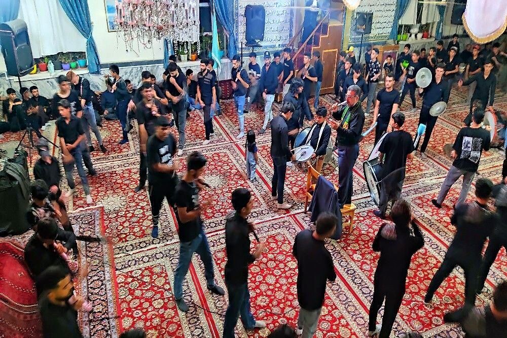 هیئت  زنجیر زنی و عزاداری اباعبدالله الحسین علیه السلام  بار درشب هفتم محرم  