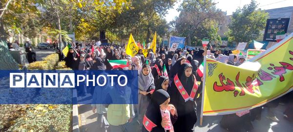 طنین شعارهای ضد استکباری در شاندیز