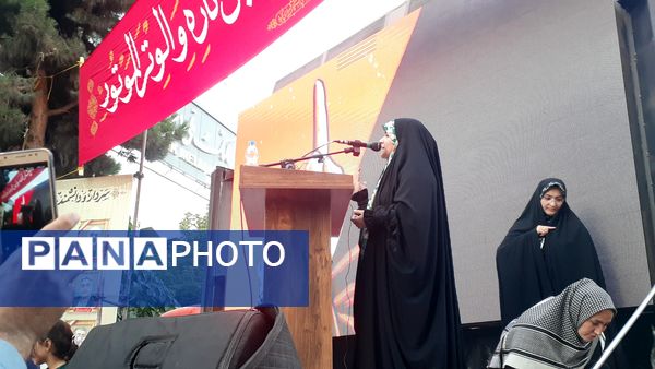 جلوه‌هایی از اجتماع مردم بجنورد در تجلیل از بانوی شجاع رسانه ملی