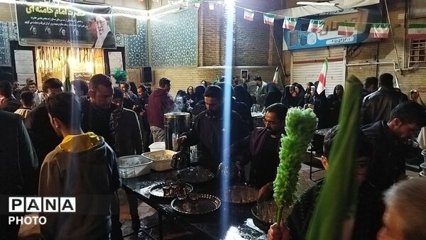 چایخانه حضرت فاطمه زهرا در سی و یکمین شب از اجتماعات مردمی 