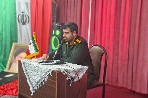 شکوه انقلاب در جشن باشکوه دهه فجر مدرسه نمونه دولتی ارشاد قرچک