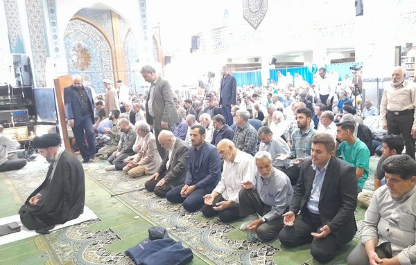 تجدید میثاق سرپرست آموزش وپرورش منطقه پردیس با شهدای گمنام