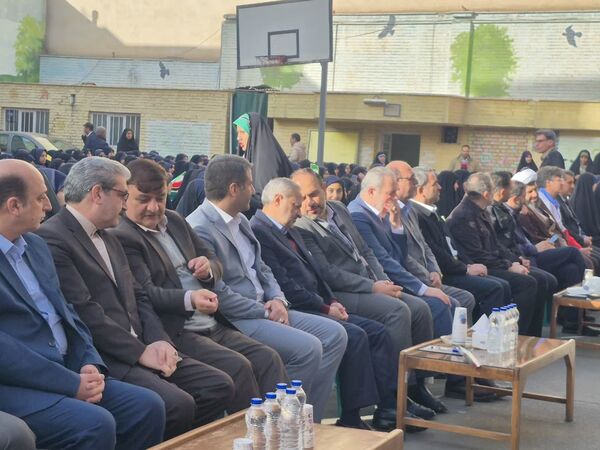 صدای انقلاب طنین انداز شد