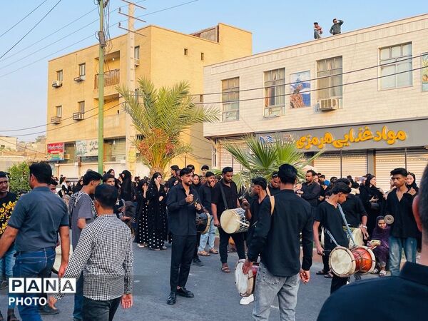 تجلی آیین علم‌گردانی در دل میناب