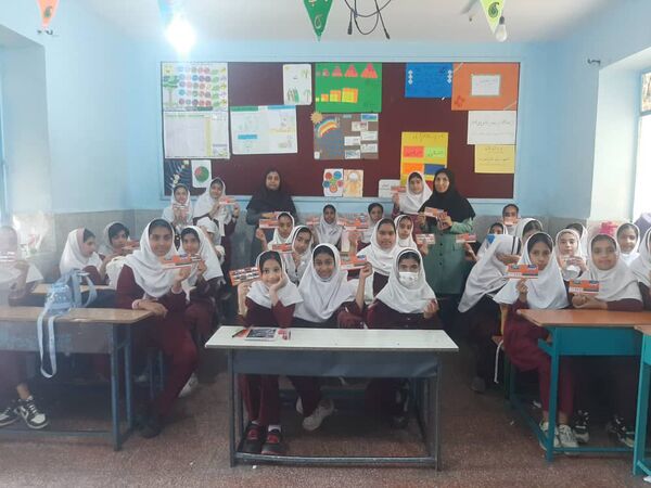 جشن روز دختر در دبستان دخترانه شهید علی‌رضایی