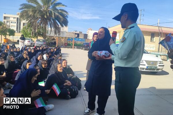 آیین گرامیداشت هفته نیروی انتظامی در دبیرستان الزهرا