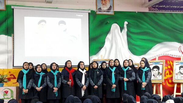 زنگ انقلاب در دبیرستان شاهد یاس نبی گناباد 