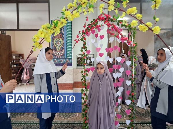 جشن تکلیف نمادی از عشق و علاقه در دبستان فاطمه‌الزهرا