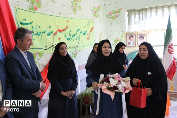 زنگ سپاس معلم در دبیرستان شبانه‌روزی فضیلت