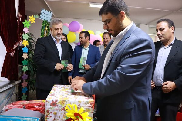 جشن عاطفه‌ها در آموزشگاه حاج محمد علی تقی پور