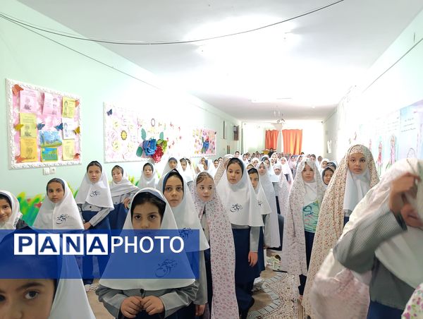 نواختن زنگ مهر و نماز در مدرسه ۲۲بهمن