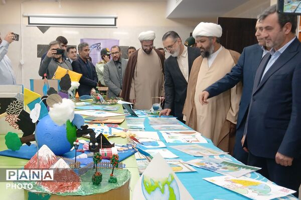 آغاز سال تحصیلی در مدرسه دخترانه مهرنگار باقر شهر با حضور مسئولان 