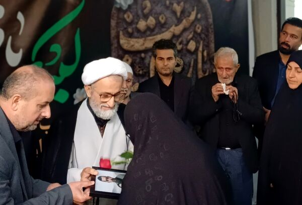 اشک و افتخار در شهرداری خشکبیجار؛ آیین ویژه دهه فاطمیه برای مادران شهدا