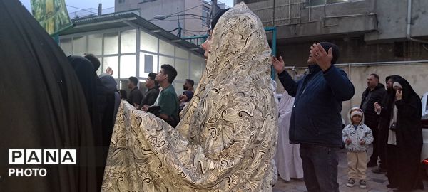 حضور مردم کرج در لحظه تحویل سال 1405