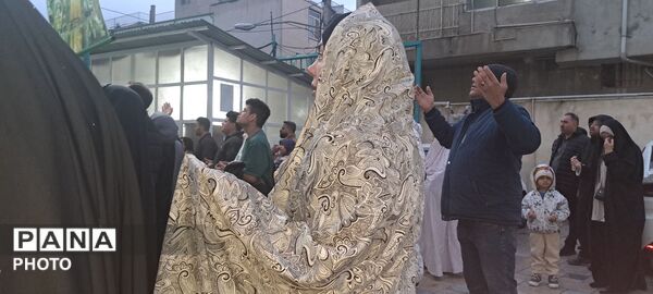 حضور مردم کرج در لحظه تحویل سال 1405