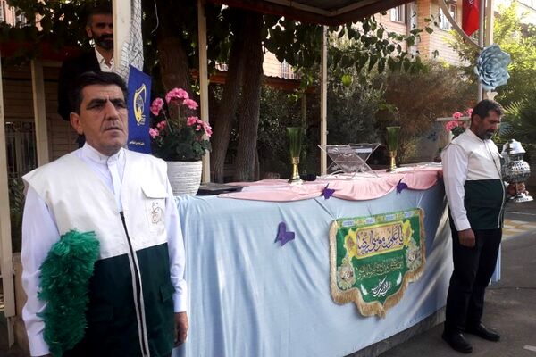  محفل انس با قرآن با حضور خادمین حرم مطهر امام رضا(ع) در مدرسه حضرت زینب(س) ناحیه یک شهرری