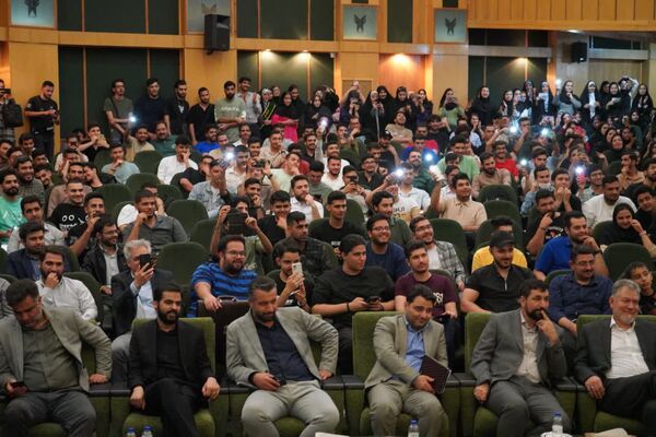 جشن بزرگ ازدواج دانشجویی در دانشگاه آزاد اسلامی واحد کرج