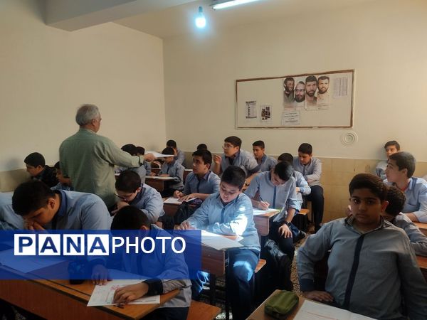 برگزاری آزمون تبار در دبیرستان پسرانه امام حسین(ع)