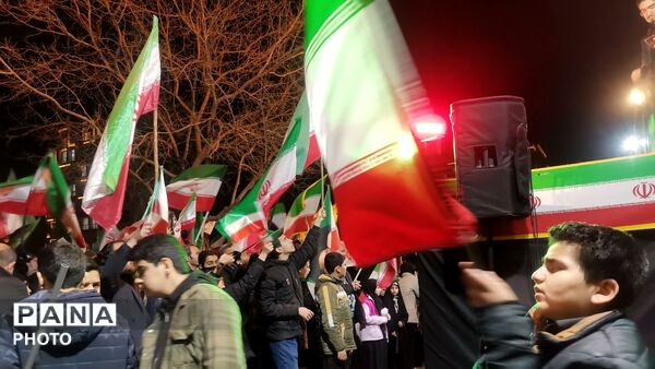 پانزدهمین شب مقاومت مردمی در خیابان‌های مشهد مقدس