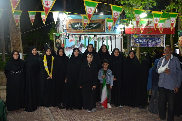 میدان‌داری دانش‌آموزان و دبیران دبیرستان امام حسین (ع) در موکب سفیران قرآن اردکان