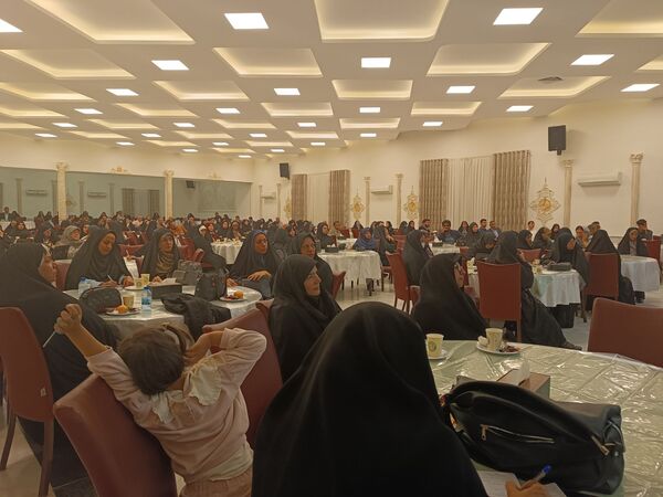  مجمع انجمن اولیا و مربیان در  دبیرستان شاهد ارض اقدس 