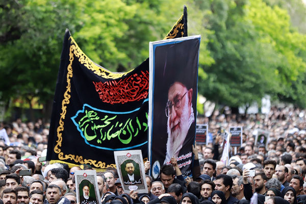 تشییع پیکر شهدای خدمت در تبریز