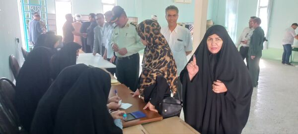 حضور پرشور مردم لرستان پای‌صندوق‌های رأی‌گیری